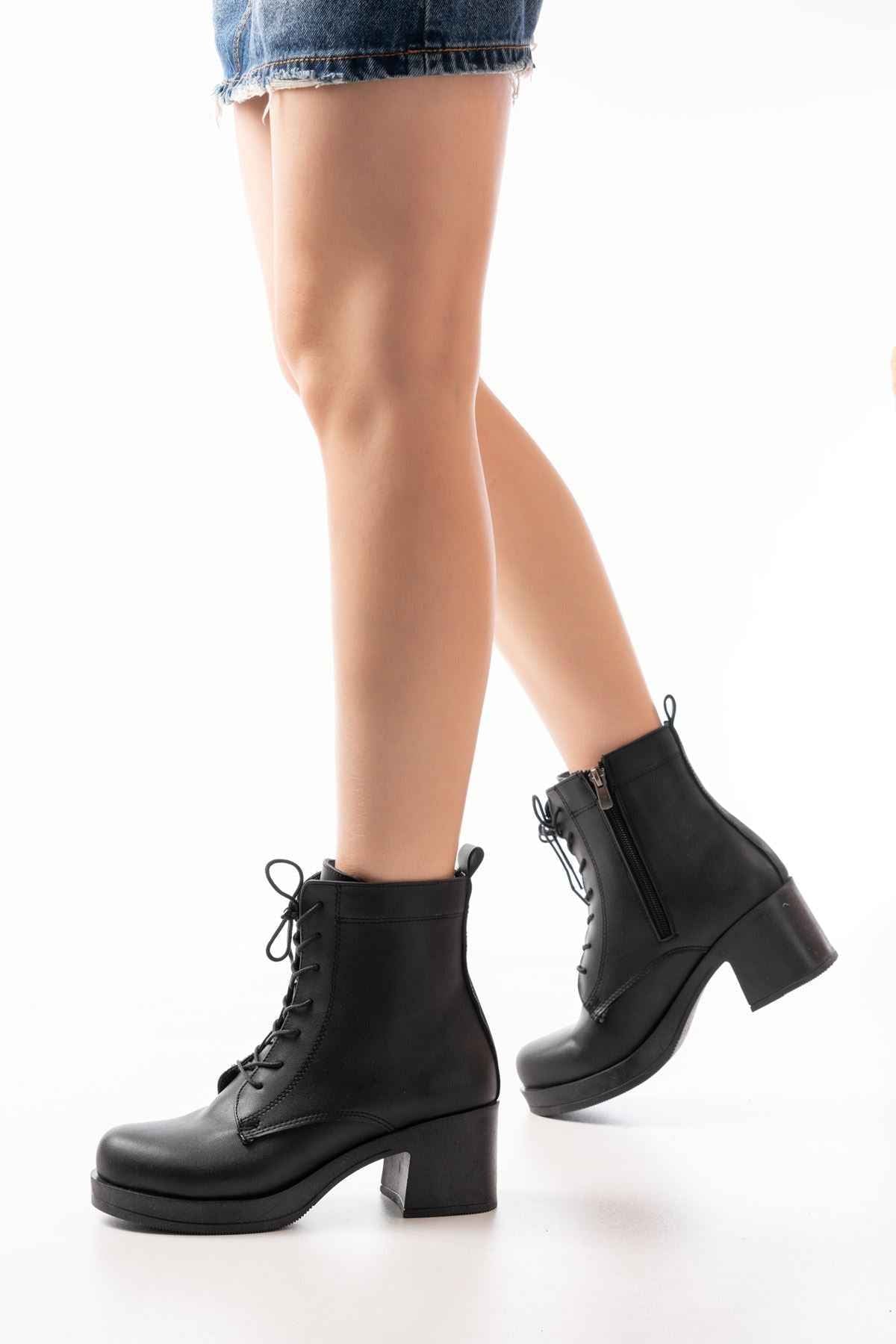 Ayakkabı Aşkı 5109-3025 Siyah Bağcıklı Fermuarlı Kalın Topuklu Günlük Kadın Bot