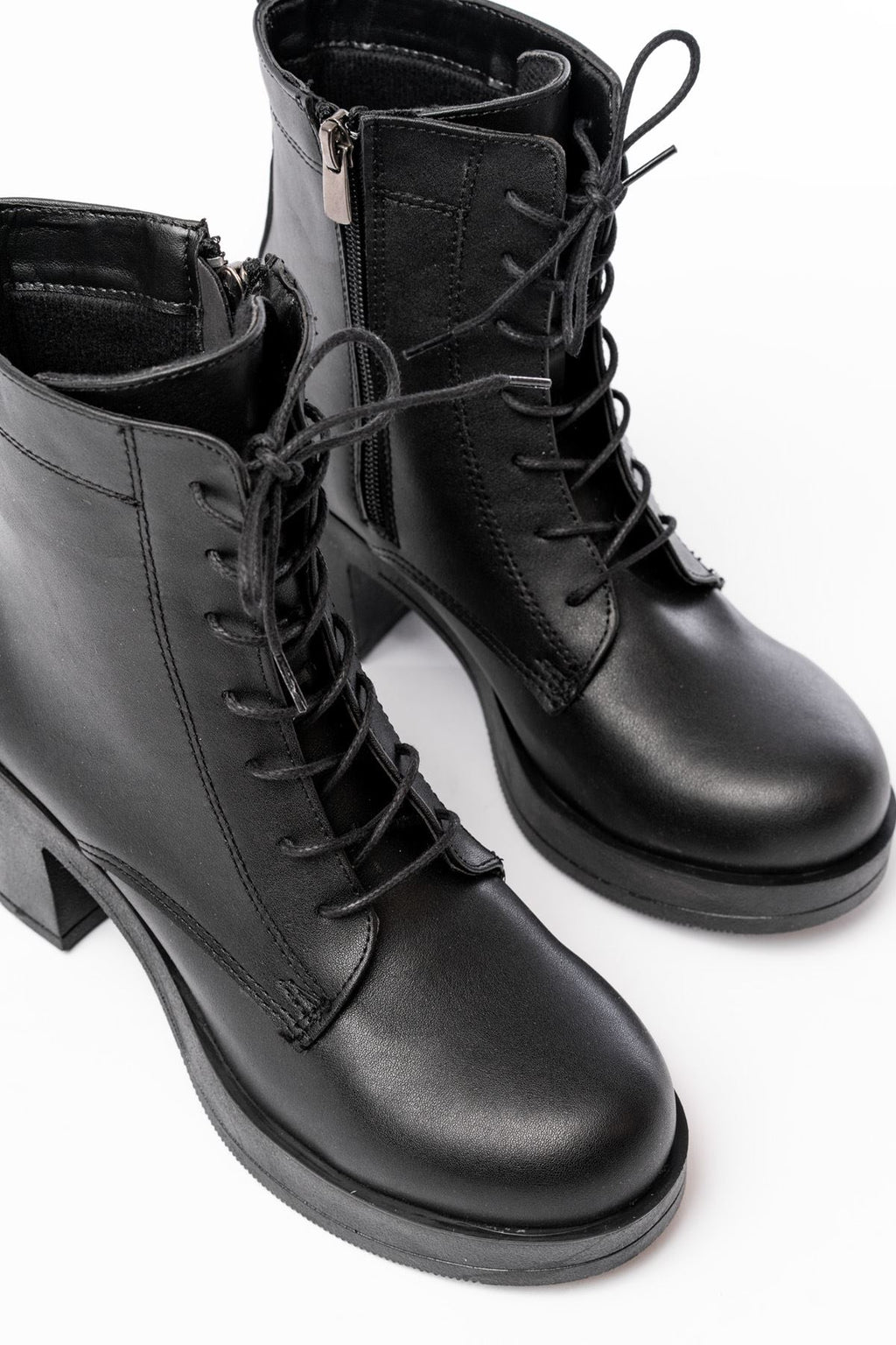 Ayakkabı Aşkı Siyah Bağcıklı Fermuarlı Kalın Topuklu Günlük Kadın Bot - Ayakkabı Aşkı