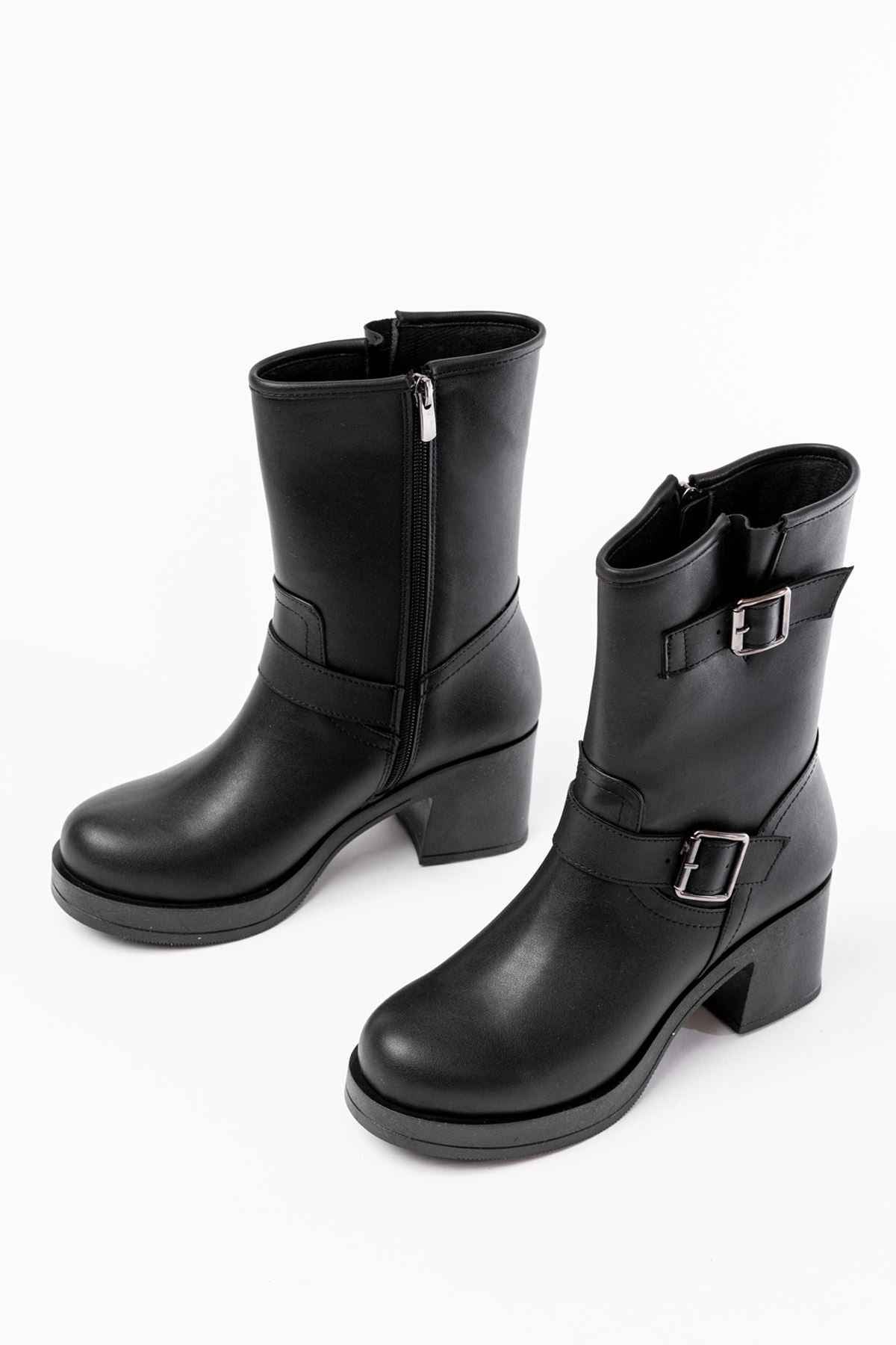 Ayakkabı Aşkı 5109-3043 Siyah Toka Aksesuarlı Fermuarlı Kalın Topuklu Günlük Kadın Bot