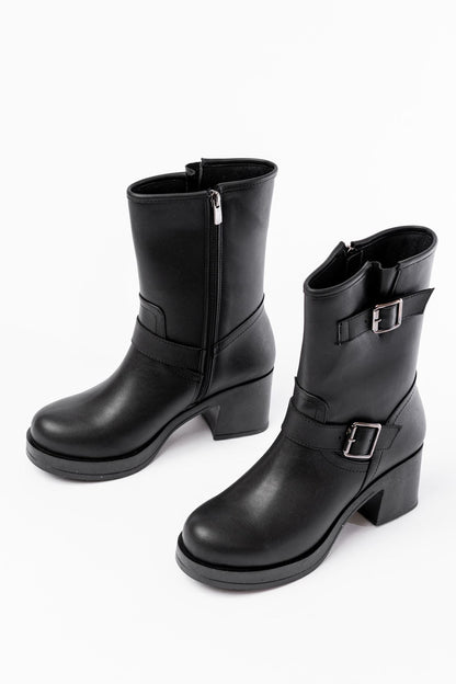 Ayakkabı Aşkı Siyah Toka Aksesuarlı Fermuarlı Kalın Topuklu Günlük Kadın Bot
