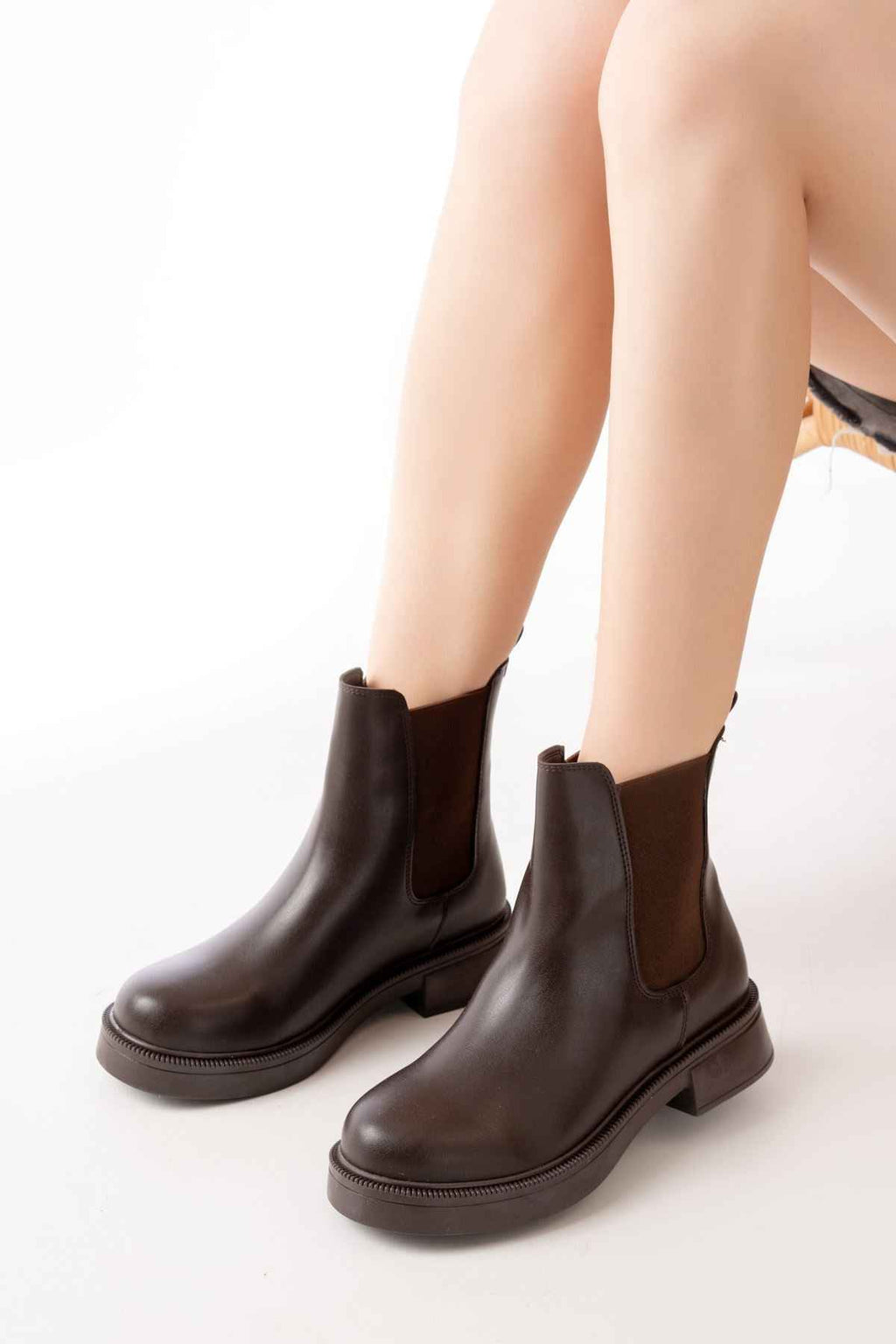 Ayakkabı Aşkı 02-2137 Kahverengi Lastikli Günlük Kadın Bot