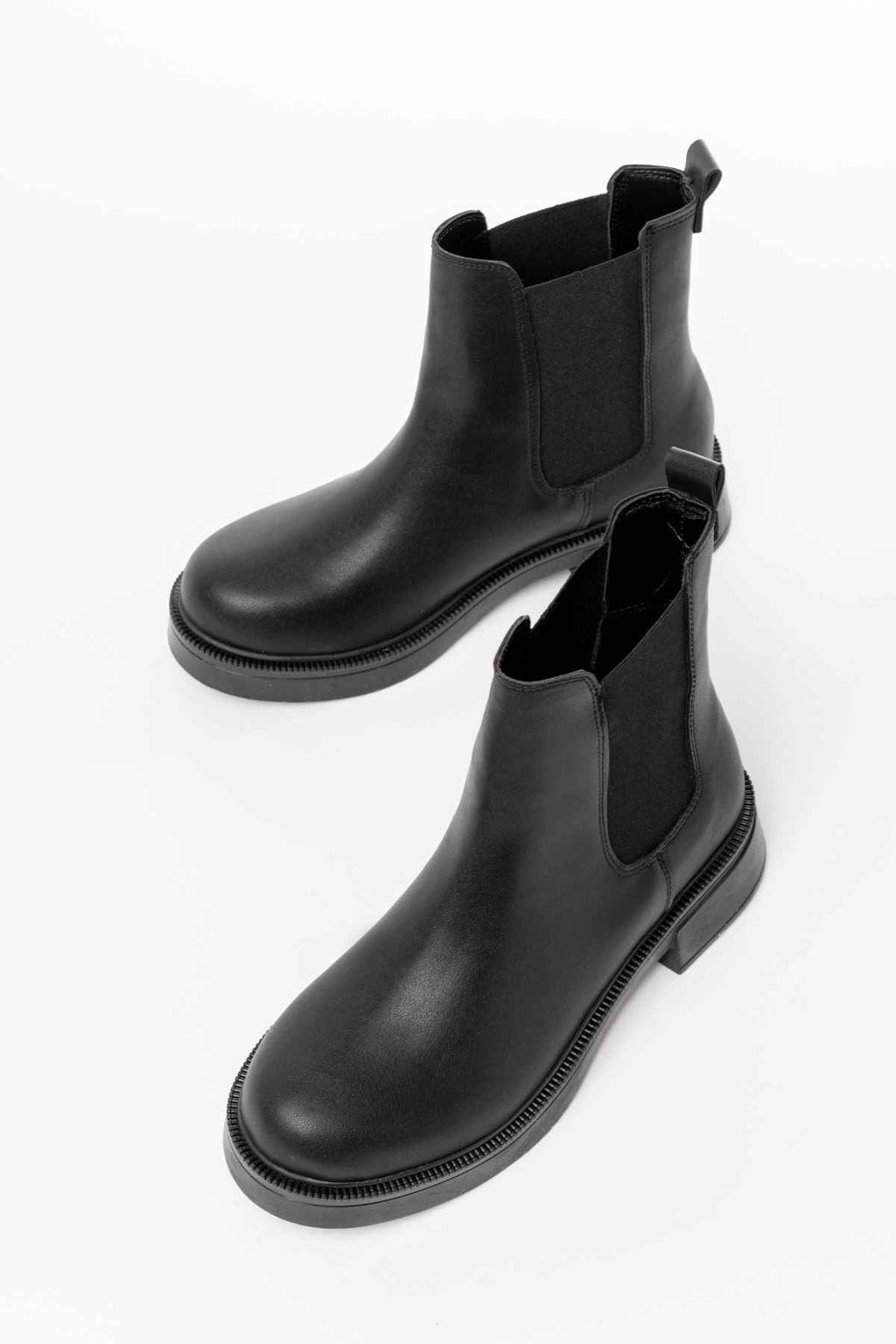 Ayakkabı Aşkı 02-2137 Siyah Lastikli Günlük Kadın Bot