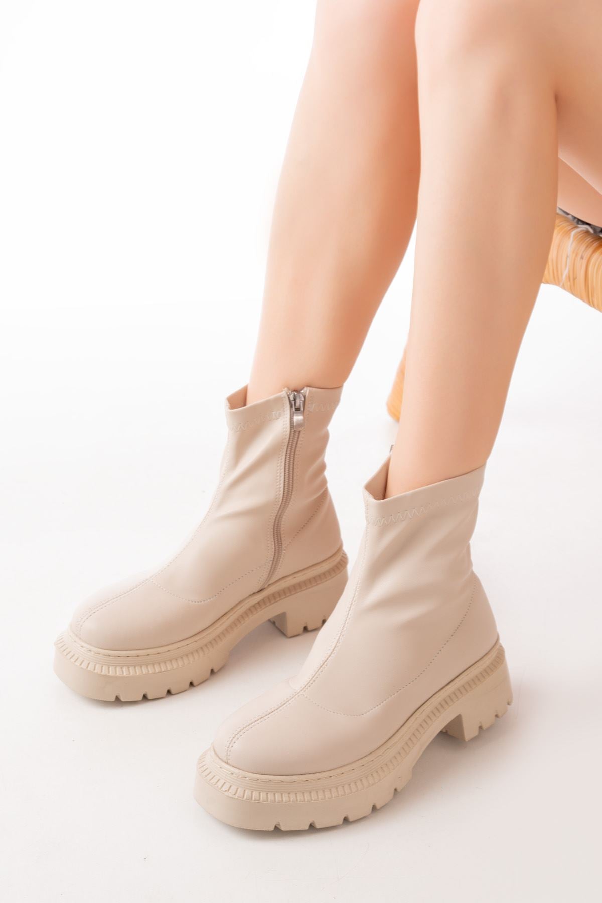 Ayakkabı Aşkı Bej Streç Fermuarlı Günlük Kadın Bot