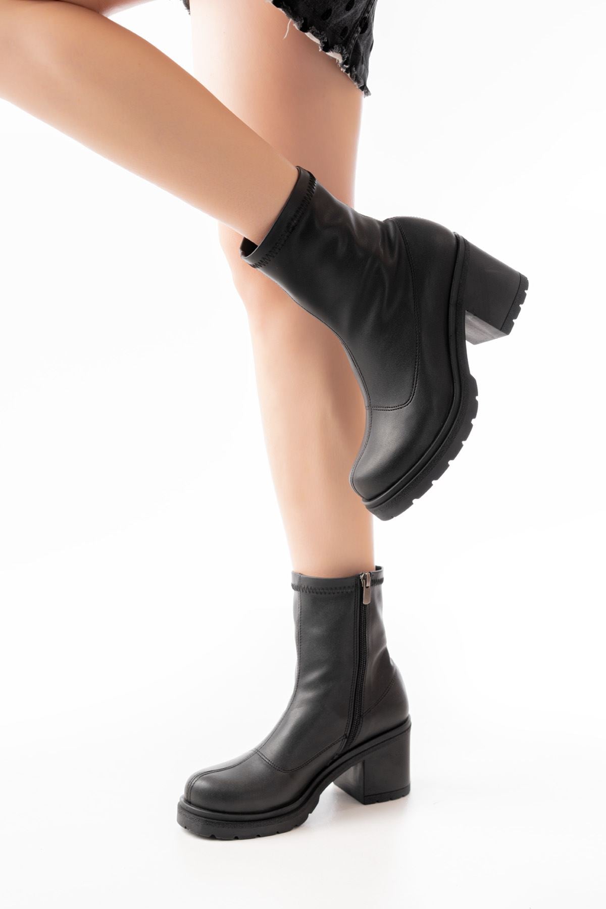 767-3012 Streç Siyah Fermuarlı Günlük Kadın Bot - Siyah