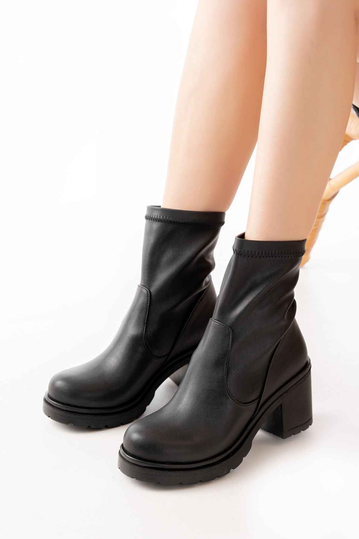 Ayakkabı Aşkı 767-3040 Siyah Günlük Kalın Topuklu Kadın Bot