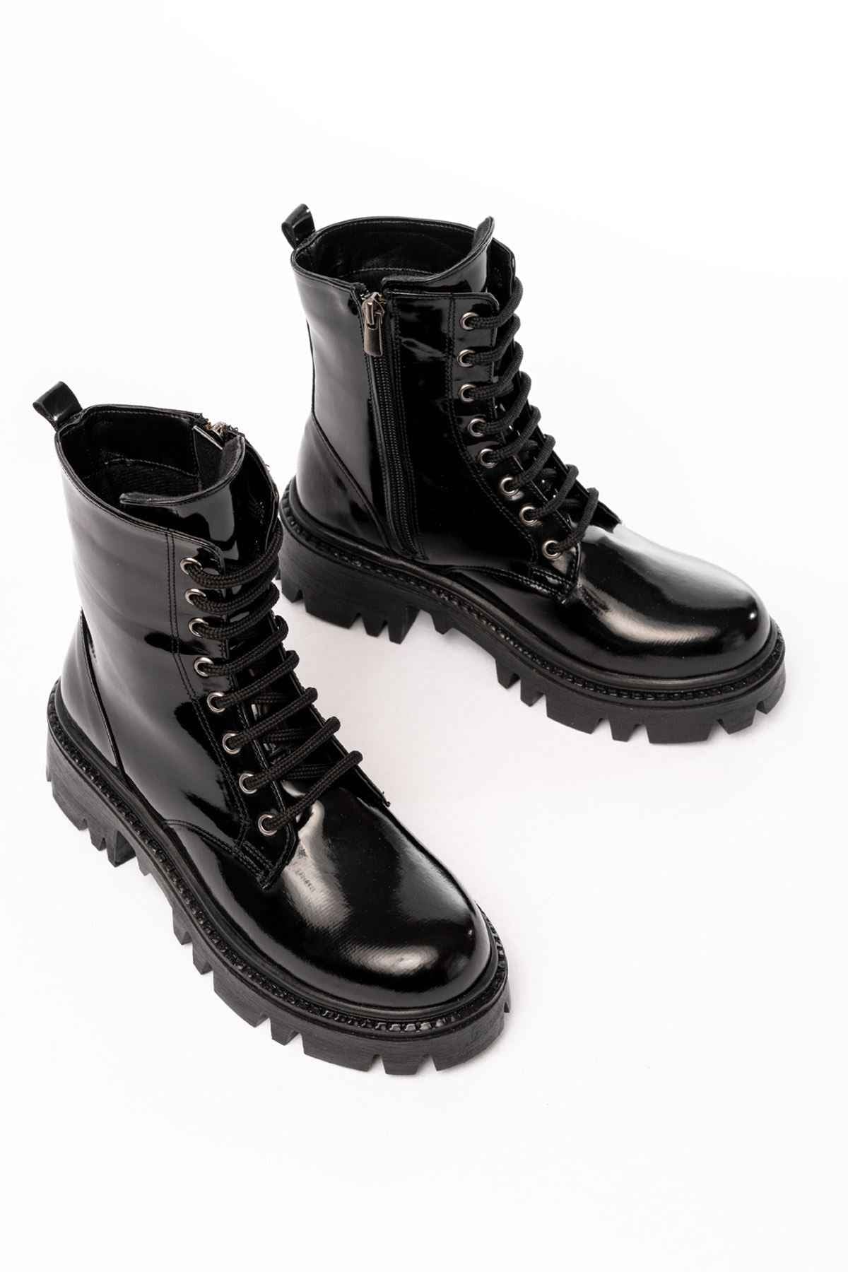 Ayakkabı Aşkı 868-356 Siyah Rugan Bağcıklı Fermuarlı Günlük Kadın Bot