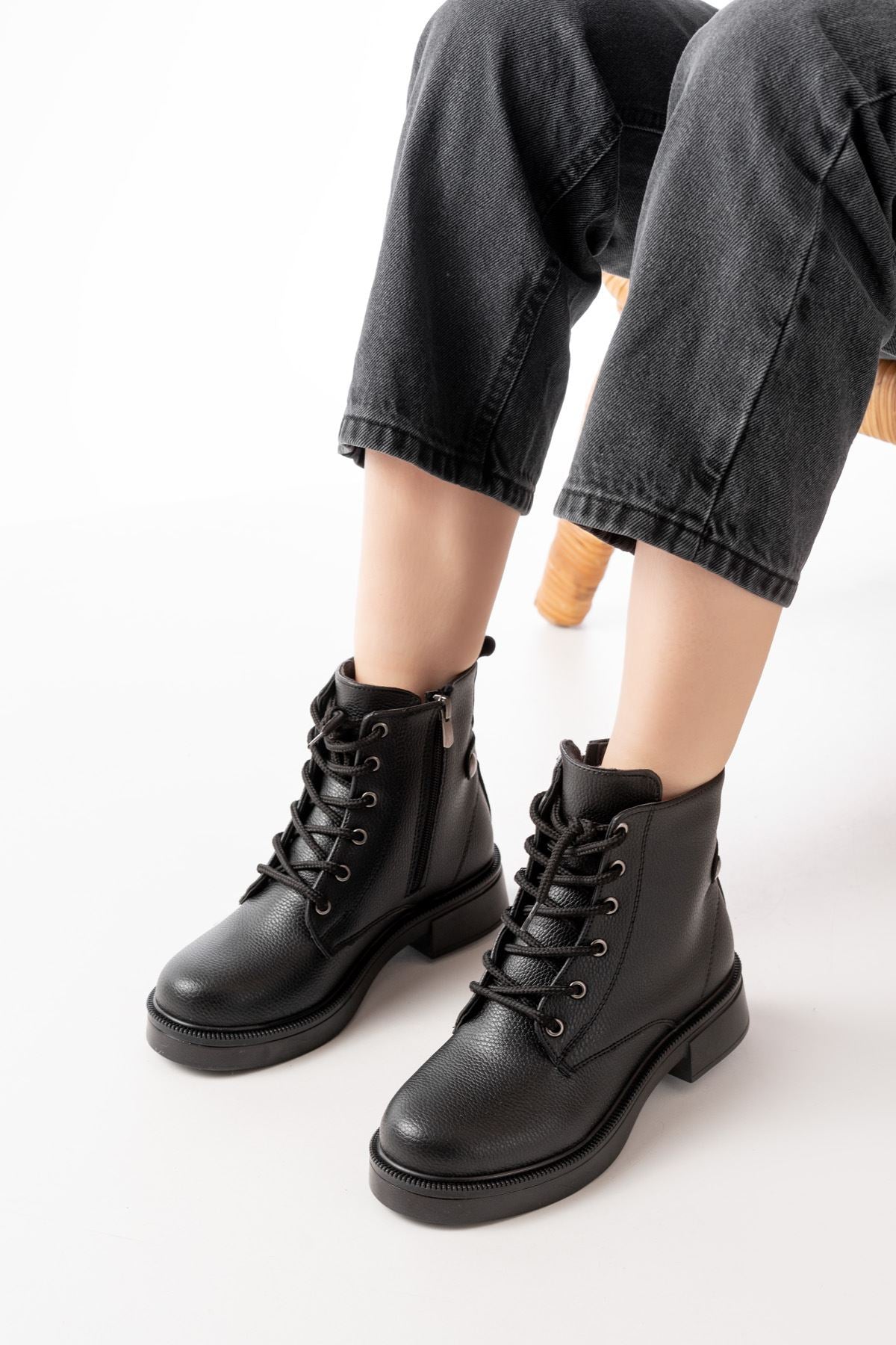 Ayakkabı Aşkı Siyah Galata Bağcıklı Fermuarlı Günlük Kadın Bot