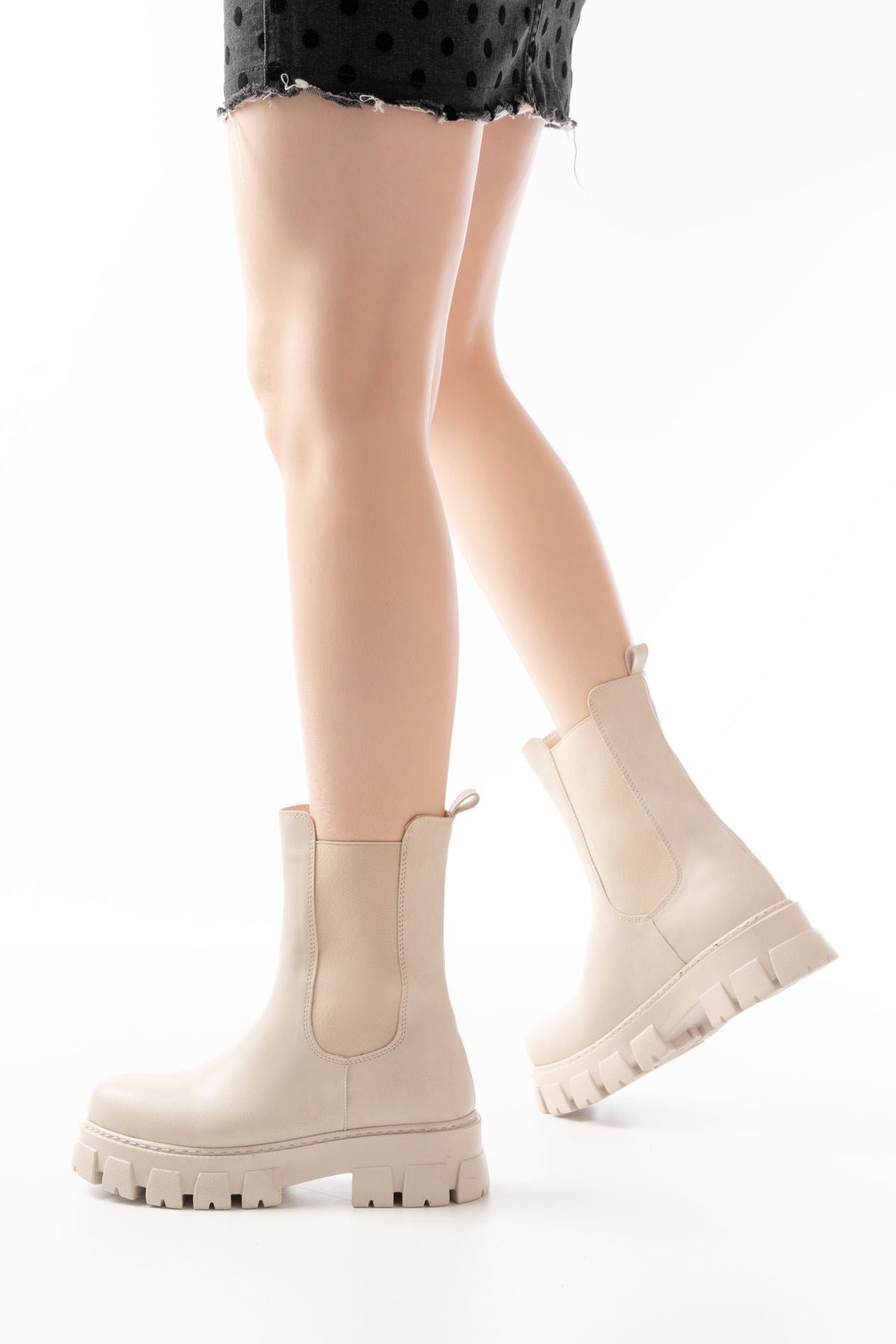 Ayakkabı Aşkı Bej Yüksek Tabanlı Lastikli Günlük Kadın Bot