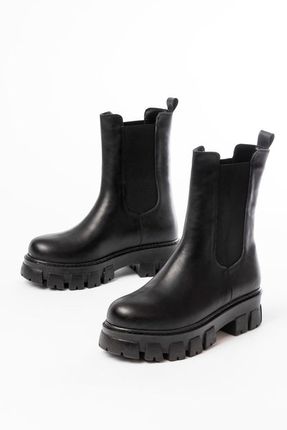 Ayakkabı Aşkı Siyah Yüksek Tabanlı Lastikli Günlük Kadın Bot