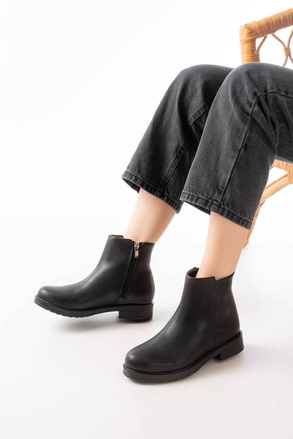 Ayakkabı Aşkı 165-204 Siyah Fermuarlı Günlük Kadın Bot