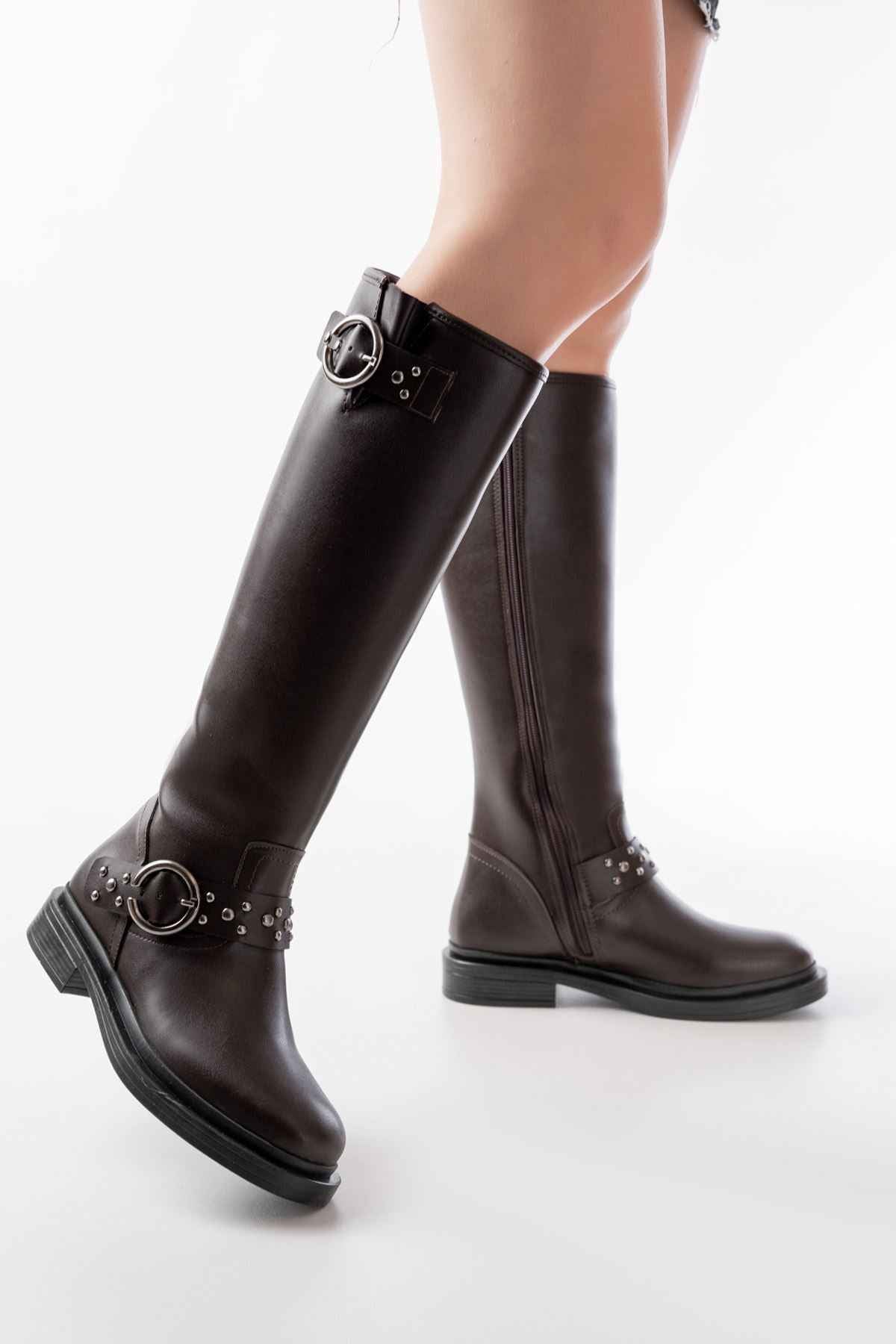 Ayakkabı Aşkı 2024-3004 Kahverengi Toka Aksesuarlı Lastikli Fermuarlı Günlük Kadın Çizme