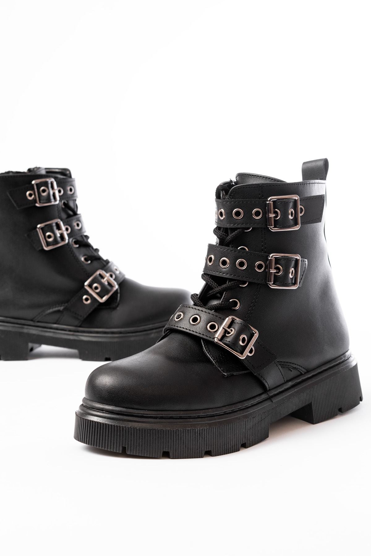 Ayakkabı Aşkı Siyah Toka Aksesuarlı Fermuarlı Günlük Kadın Bot