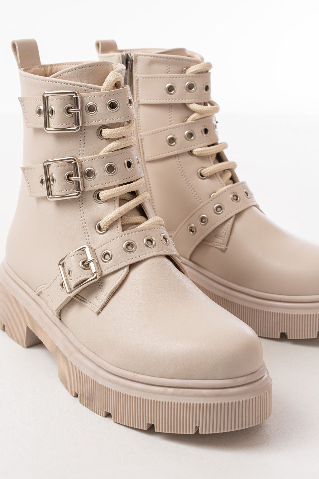 Ayakkabı Aşkı Bej Toka Aksesuarlı Fermuarlı Günlük Kadın Bot - Ayakkabı Aşkı