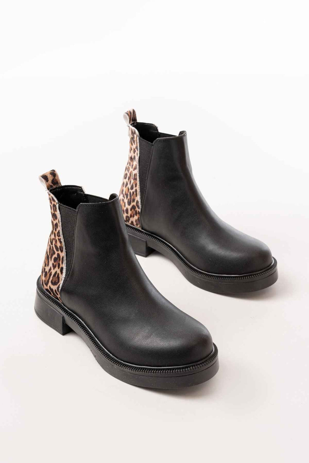 Ayakkabı Aşkı 02-02 Taşsız Leopar Lastikli Günlük Kadın Bot