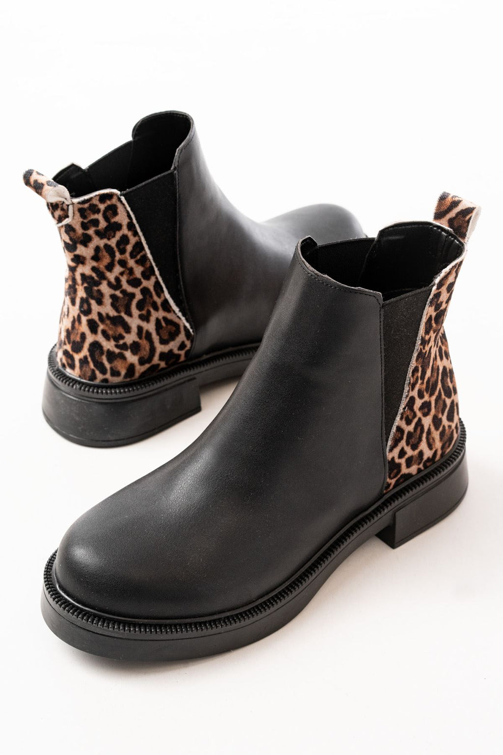 Ayakkabı Aşkı Taşsız Leopar Lastikli Günlük Kadın Bot