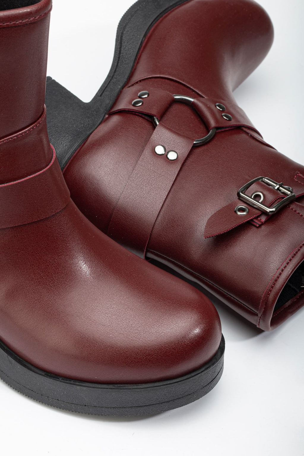 Ayakkabı Aşkı Bordo Toka Aksesuarlı Fermuarlı Kalın Topuklu Günlük Kadın Bot - Ayakkabı Aşkı