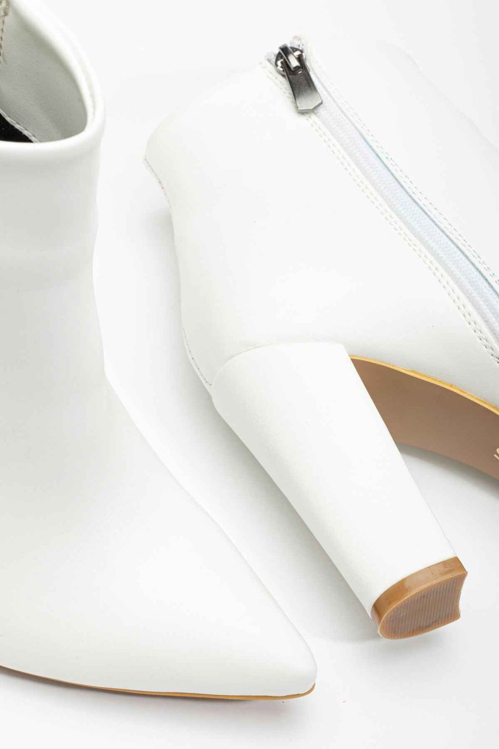 Ayakkabı Aşkı Vrt-4801 Beyaz Yüksek Kalın Topuklu Fermuarlı Kadın Bot