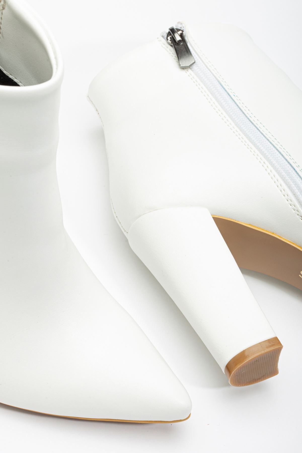 Ayakkabı Aşkı Beyaz Yüksek Kalın Topuklu Fermuarlı Kadın Bot - Ayakkabı Aşkı