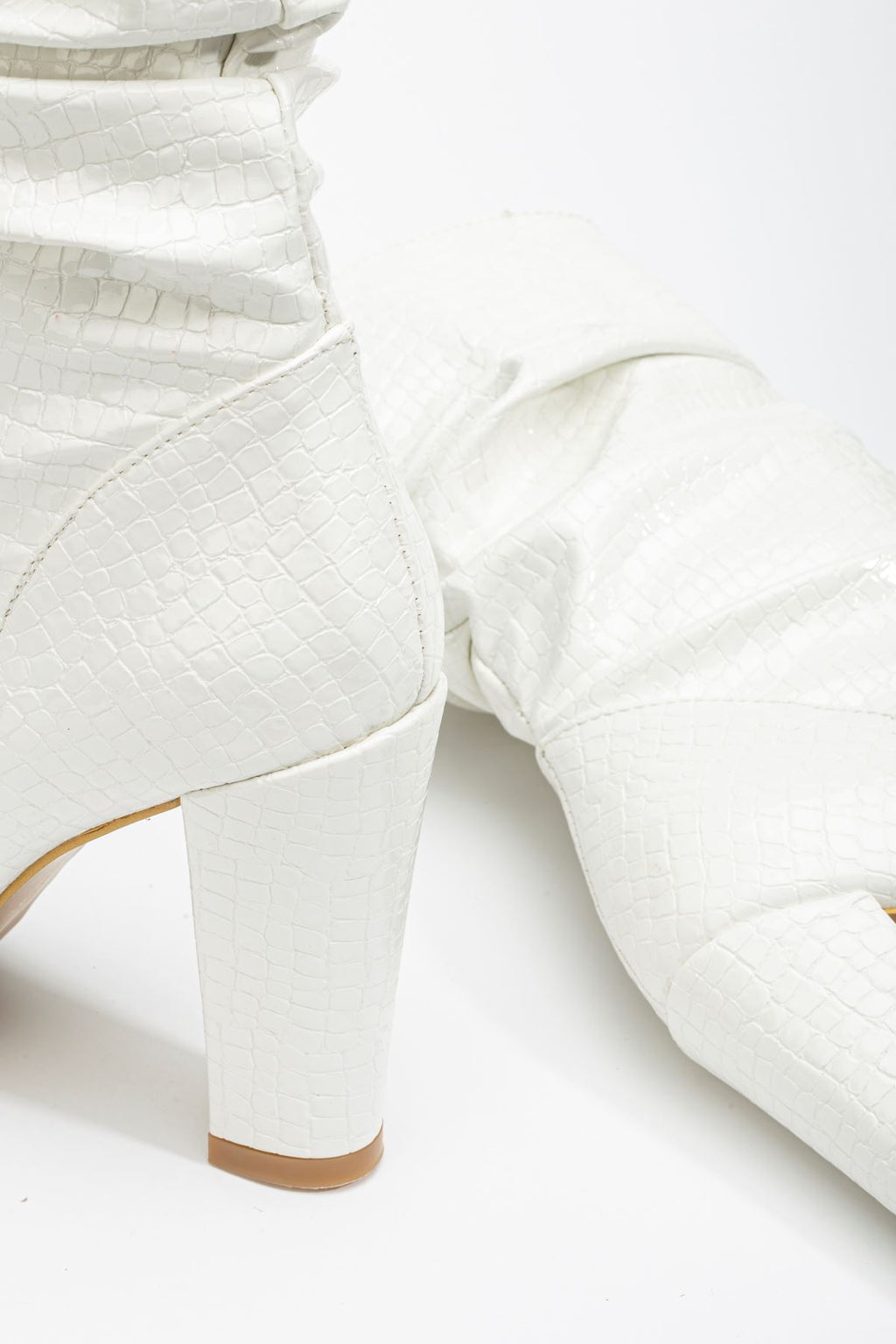 Ayakkabı Aşkı Beyaz Kroko Yüksek Kalın Topuklu Körüklü Fermuarlı Kadın Bot - Ayakkabı Aşkı