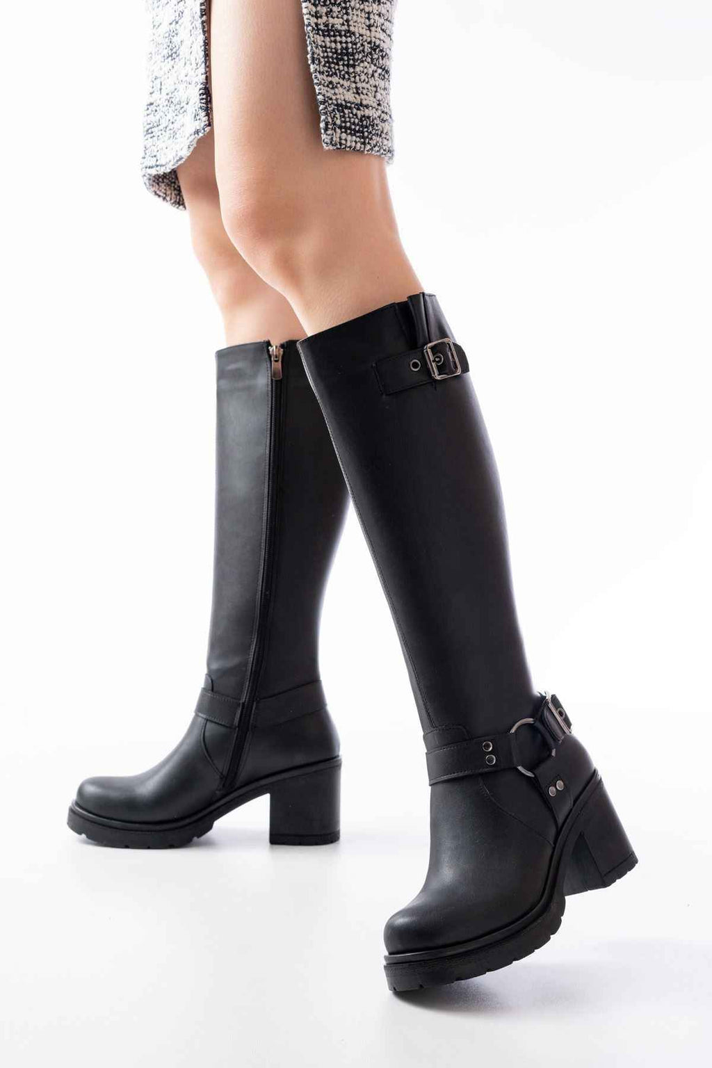Ayakkabı Aşkı 767-3005 Siyah Toka Aksesuarlı Fermuarlı Günlük Kalın Topuklu Kadın Bot