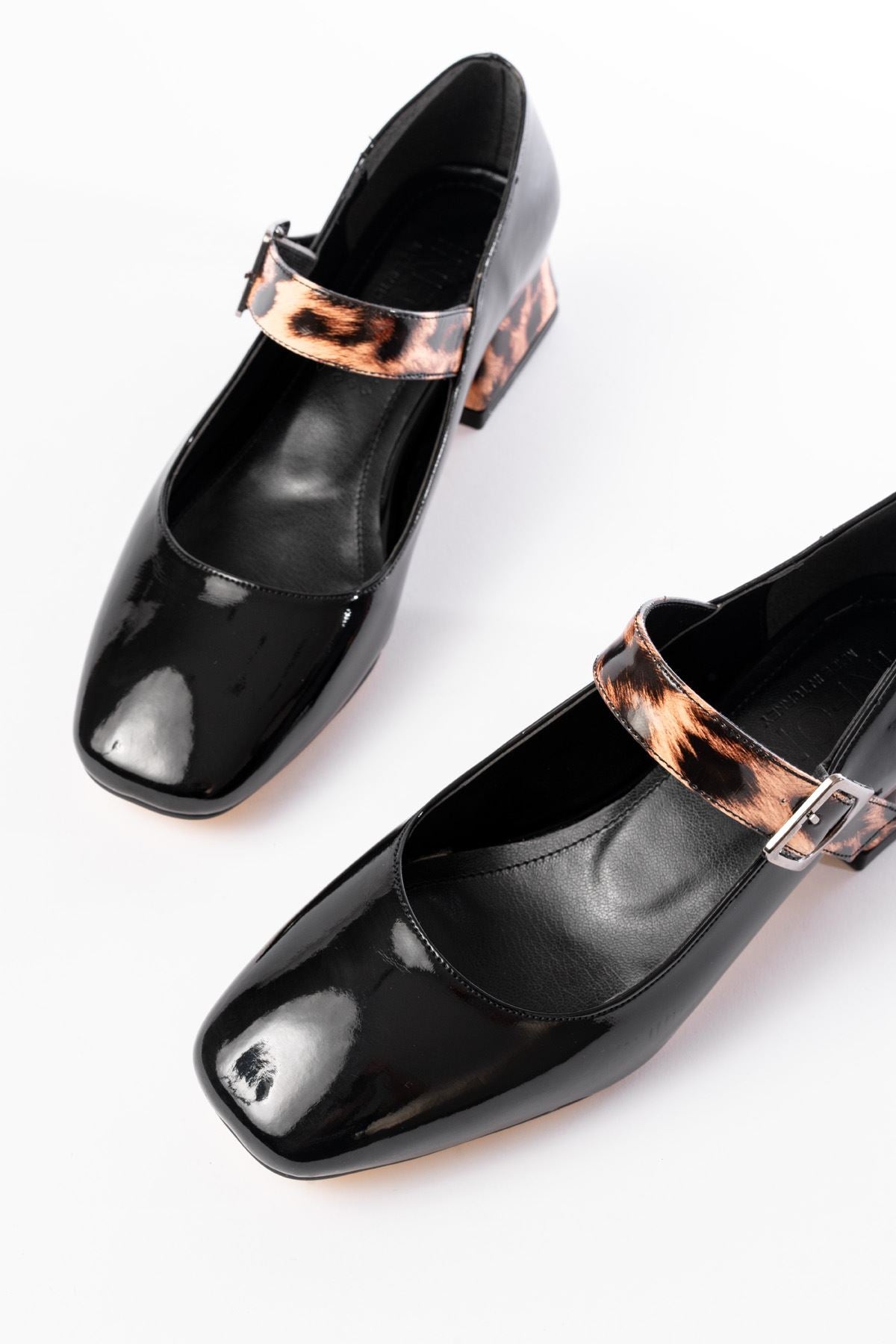 Ayakkabı Aşkı Siyah Leopar Rugan Günlük 4 cm Topuklu Bayan Ayakkabı