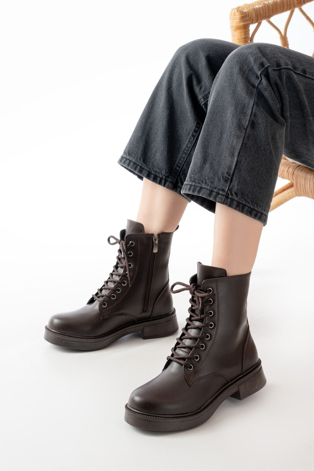 Ayakkabı Aşkı Kahve Düz Topuklu Bağcıklı Fermuarlı Günlük Kadın Bot - Ayakkabı Aşkı