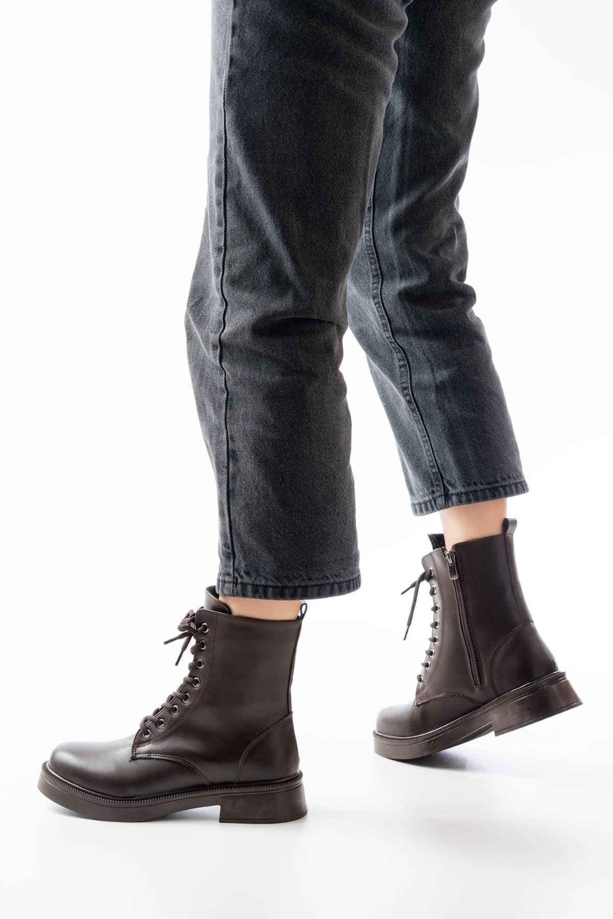 Ayakkabı Aşkı 02-356 Kahve Düz Topuklu Bağcıklı Fermuarlı Günlük Kadın Bot