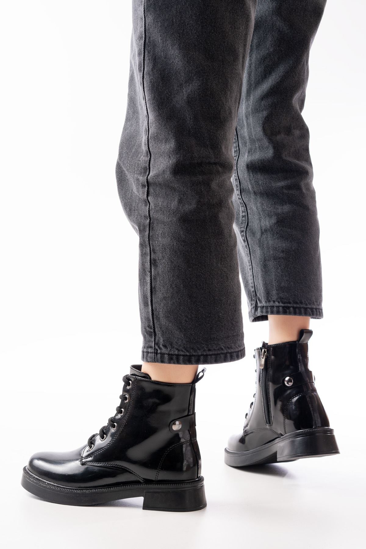 Ayakkabı Aşkı Siyah Rugan Bağcıklı Fermuarlı Günlük Kadın Bot