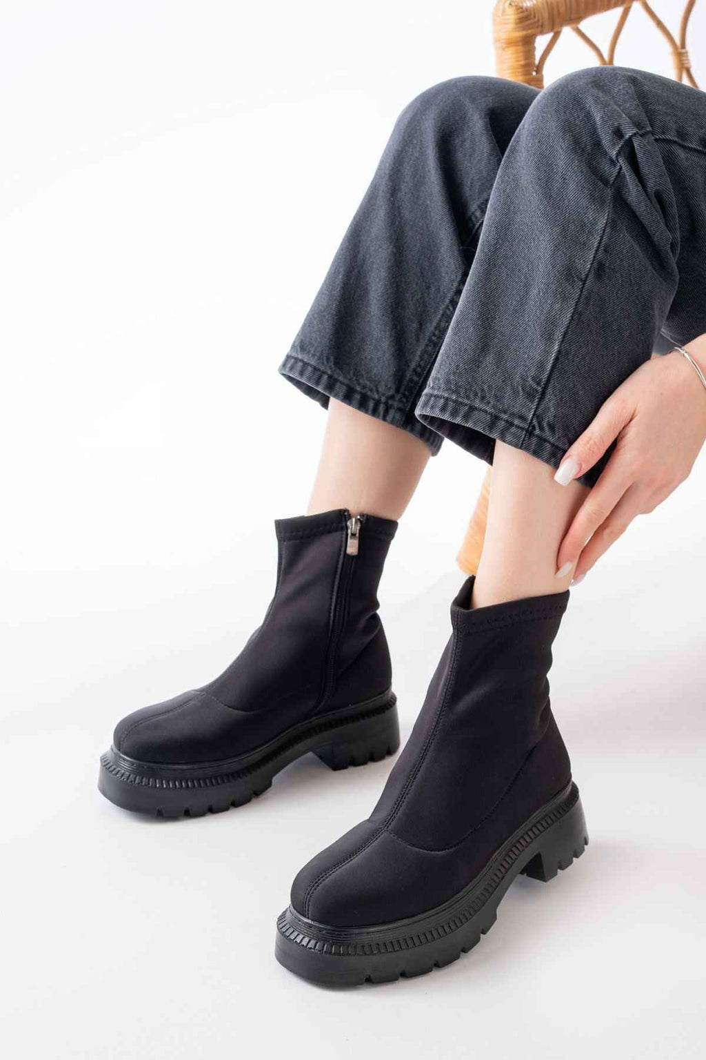 Ayakkabı Aşkı 236-2011 Siyah Dalgıç Fermuarlı Günlük Kadın Bot