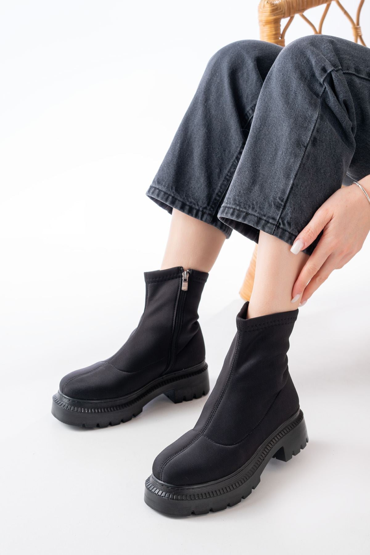 Ayakkabı Aşkı Siyah Dalgıç Fermuarlı Günlük Kadın Bot