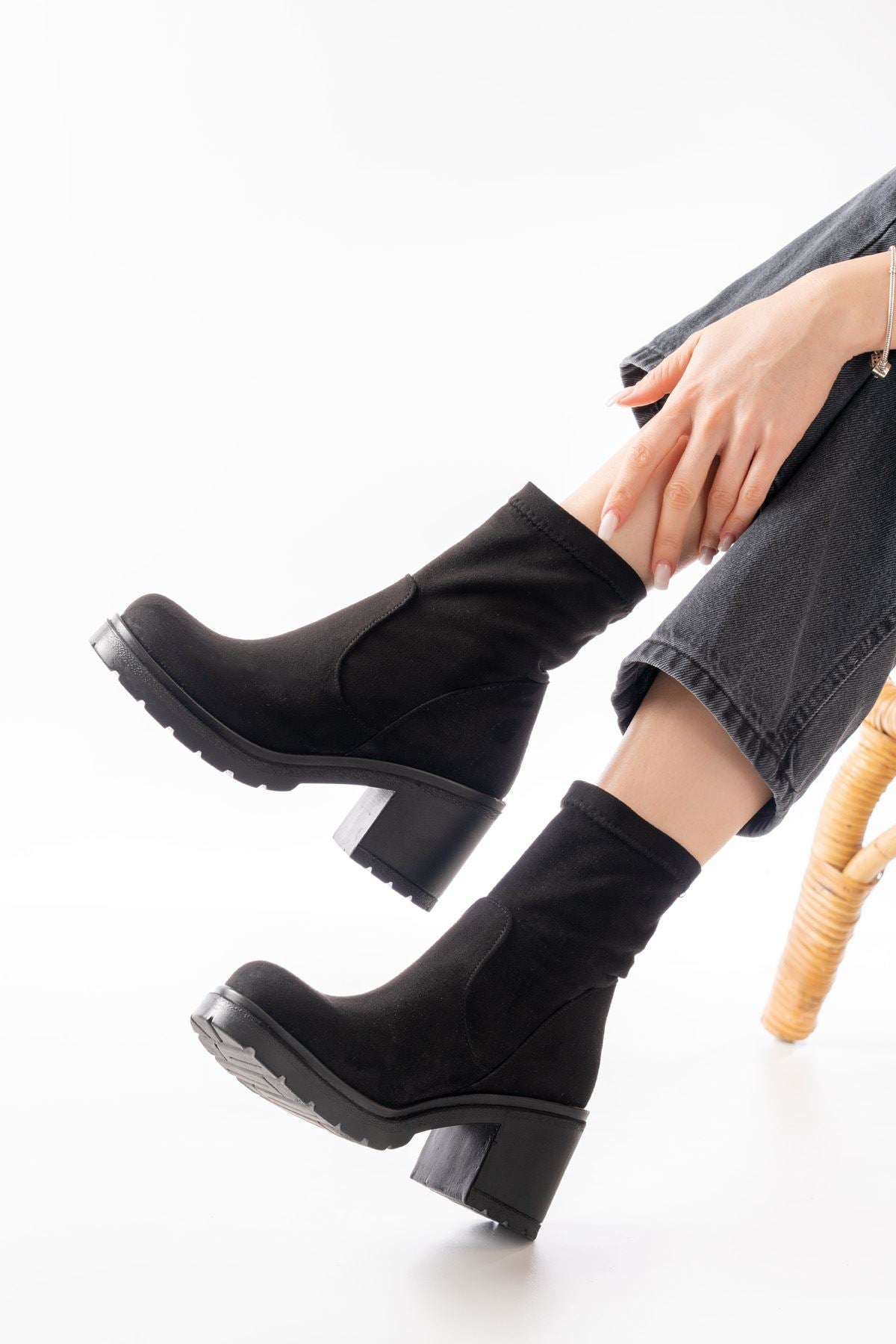 Ayakkabı Aşkı Siyah Süet Günlük Kalın Topuklu Kadın Bot