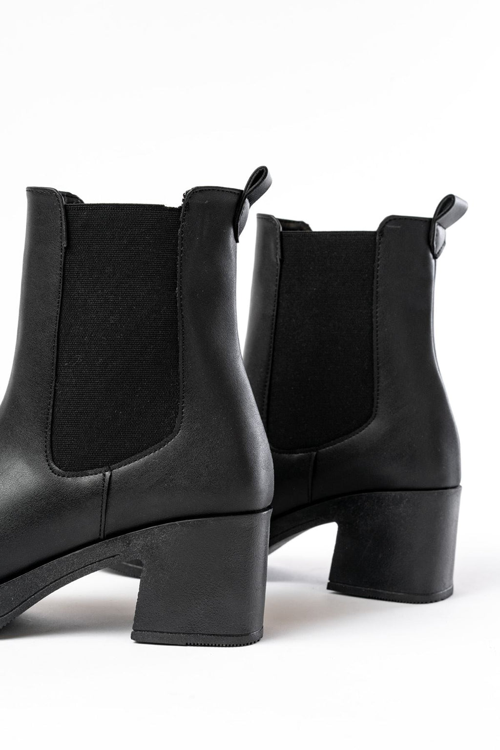 Ayakkabı Aşkı Siyah Lastikli Kalın Topuklu Günlük Kadın Bot