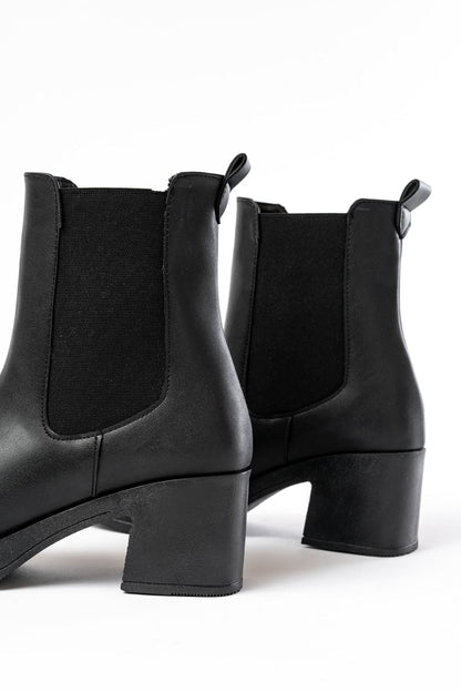 Ayakkabı Aşkı Siyah Lastikli Kalın Topuklu Günlük Kadın Bot