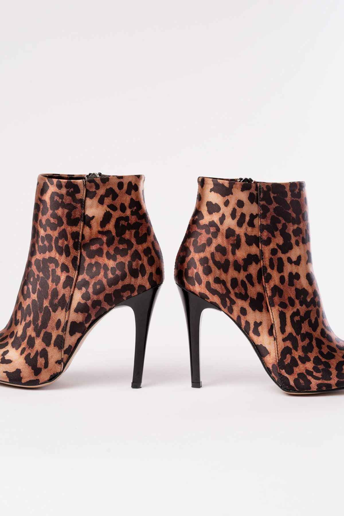 Ayakkabı Aşkı Vrt-4802 Leopar Yüksek Ince Topuklu Fermuarlı Kadın Bot