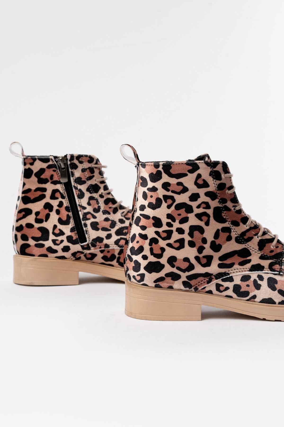 Ayakkabı Aşkı 165-225 Leopar Bağcıklı Fermuarlı Günlük Kadın Bot
