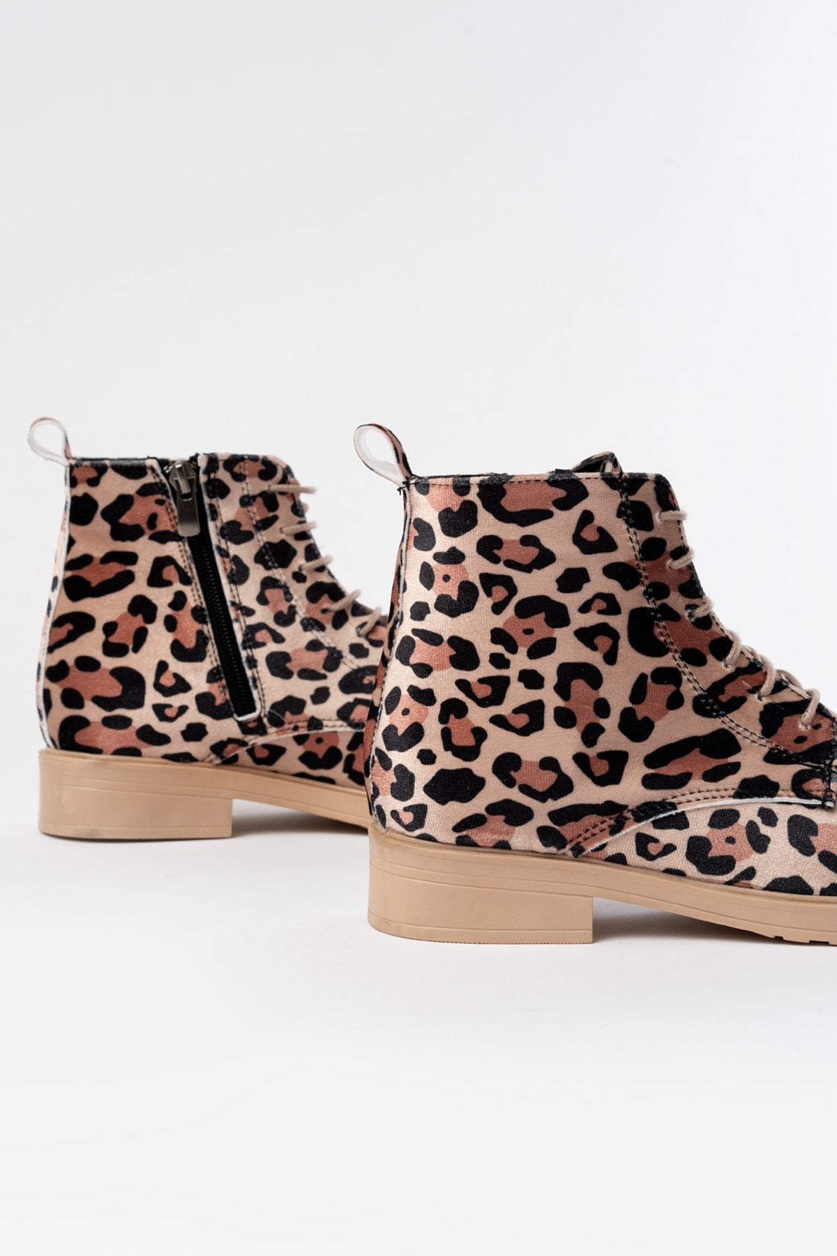 Ayakkabı Aşkı Leopar Bağcıklı Fermuarlı Günlük Kadın Bot - Ayakkabı Aşkı