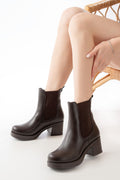 Ayakkabı Aşkı Kahverengi Lastikli Kalın Topuklu Günlük Kadın Bot - Ayakkabı Aşkı