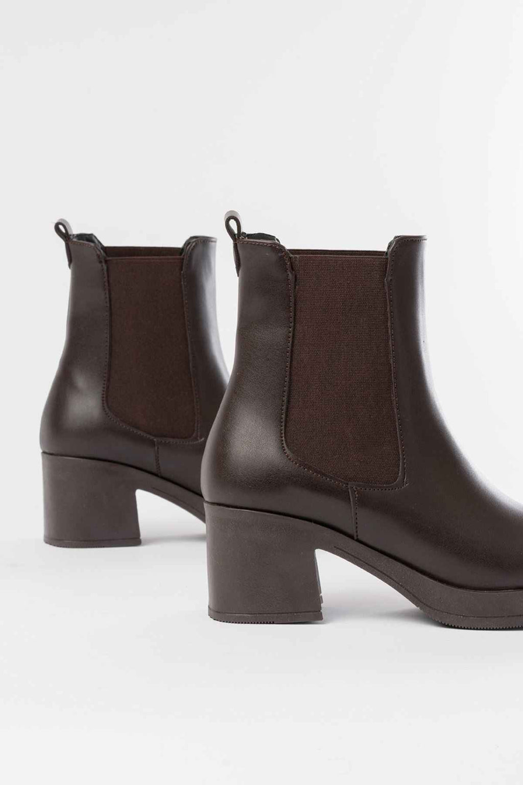 Ayakkabı Aşkı 5109-3056 Kahverengi Lastikli Kalın Topuklu Günlük Kadın Bot