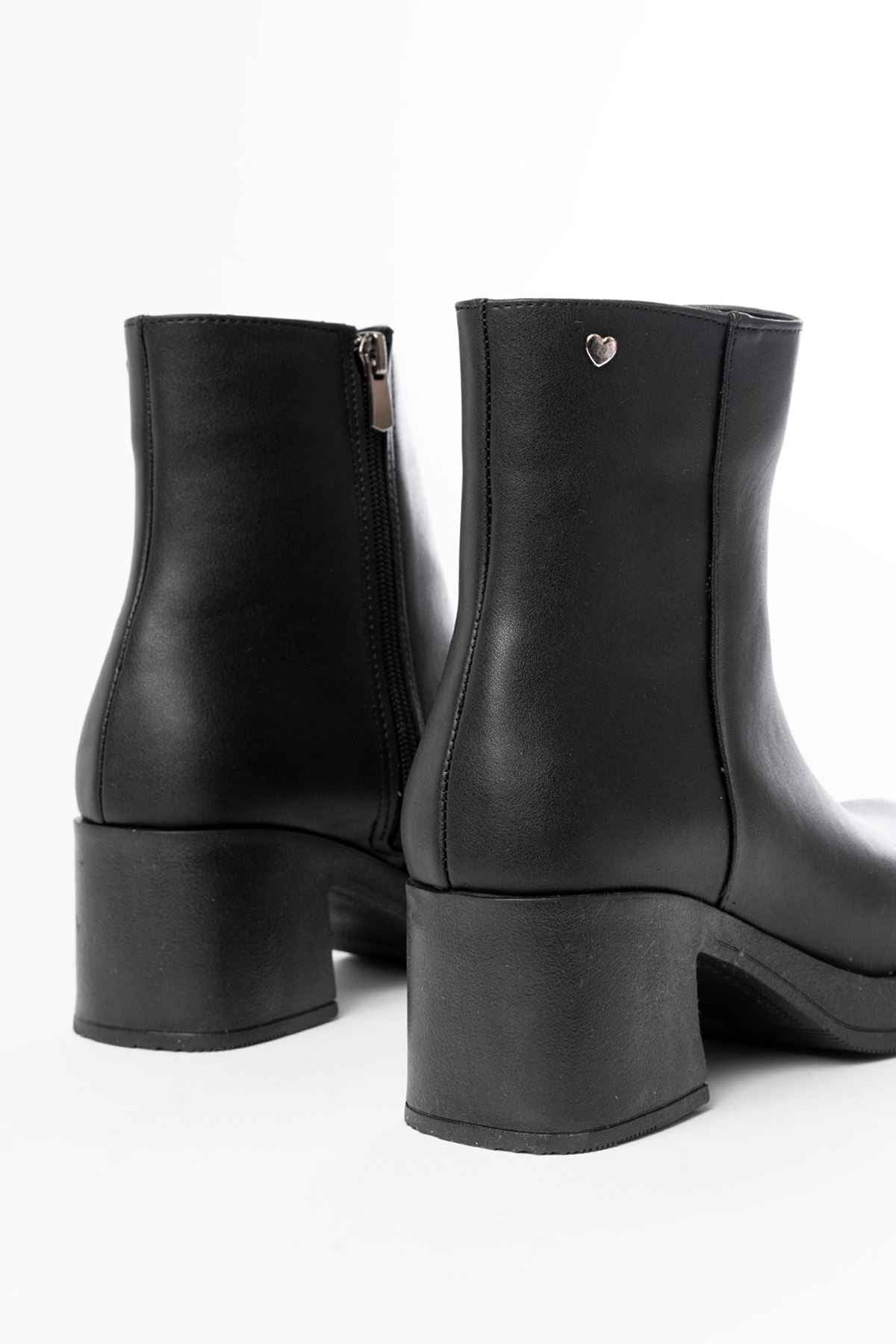 Ayakkabı Aşkı 5109-3022 Siyah Fermuarlı Kalın Topuklu Günlük Kadın Bot