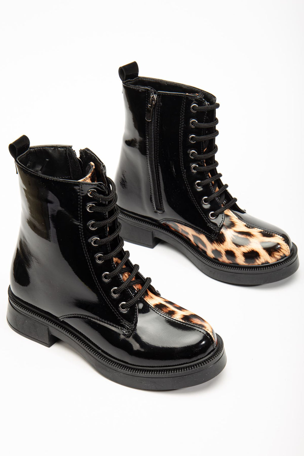 02-3055 Siyah Rugan Leopar Bağcıklı Fermuarlı Günlük Kadın Bot - Siyah