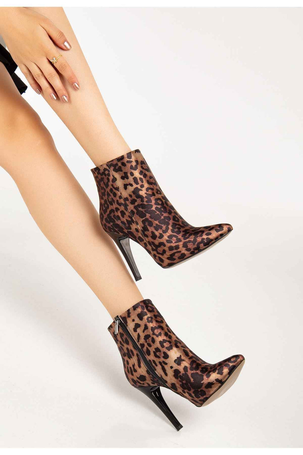 Ayakkabı Aşkı Vrt-4802 Leopar Yüksek Ince Topuklu Fermuarlı Kadın Bot