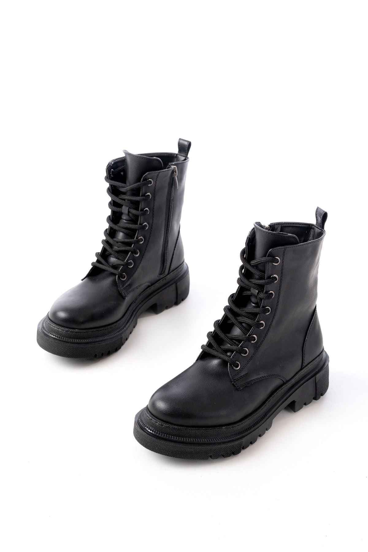 Ayakkabı Aşkı 812-356 Siyah Bağcıklı Fermuarlı Günlük Kadın Bot