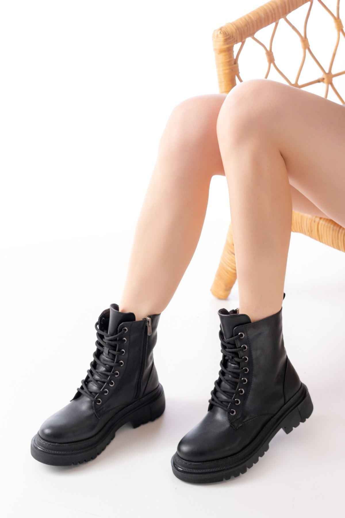 Ayakkabı Aşkı 812-356 Siyah Bağcıklı Fermuarlı Günlük Kadın Bot