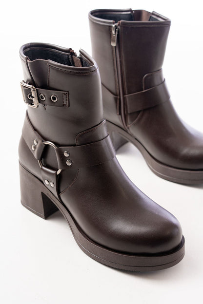 Ayakkabı Aşkı Kahverengi Toka Aksesuarlı Fermuarlı Kalın Topuklu Günlük Kadın Bot