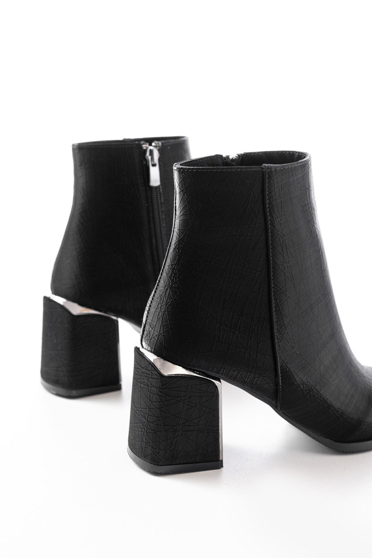 Ayakkabı Aşkı Siyah Fermuarlı Topuklu Kadın Günlük Bot