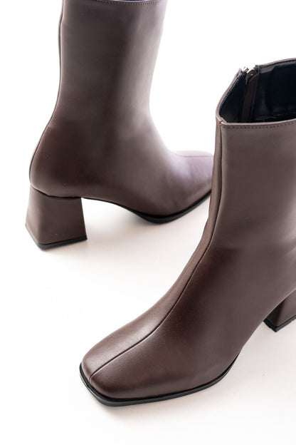Ayakkabı Aşkı Kahve Topuklu Fermuarlı Kadın Bot