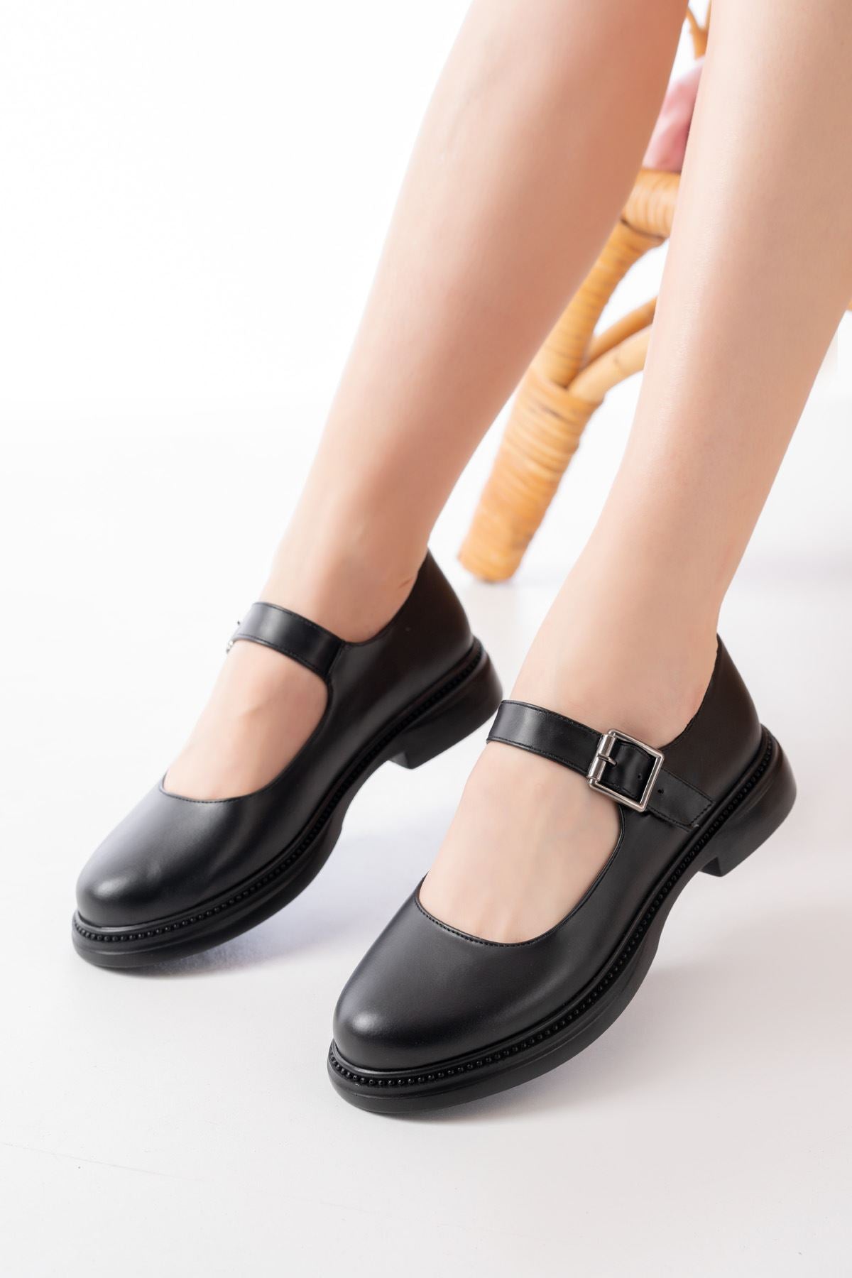 YSN-4444 Siyah Günlük Bayan Ayakkabı - Siyah