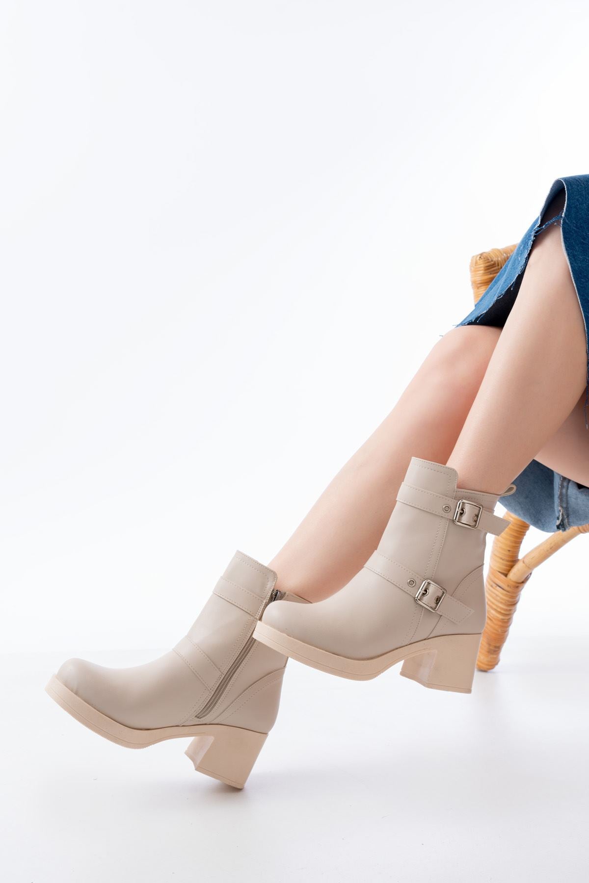 Ayakkabı Aşkı Bej Topuklu Fermuarlı Günlük Kadın Bot