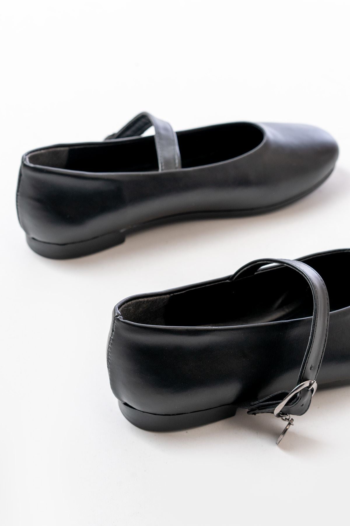 Ayakkabı Aşkı İNF-324 Siyah Baretli Tokalı Günlük Kadın Babet