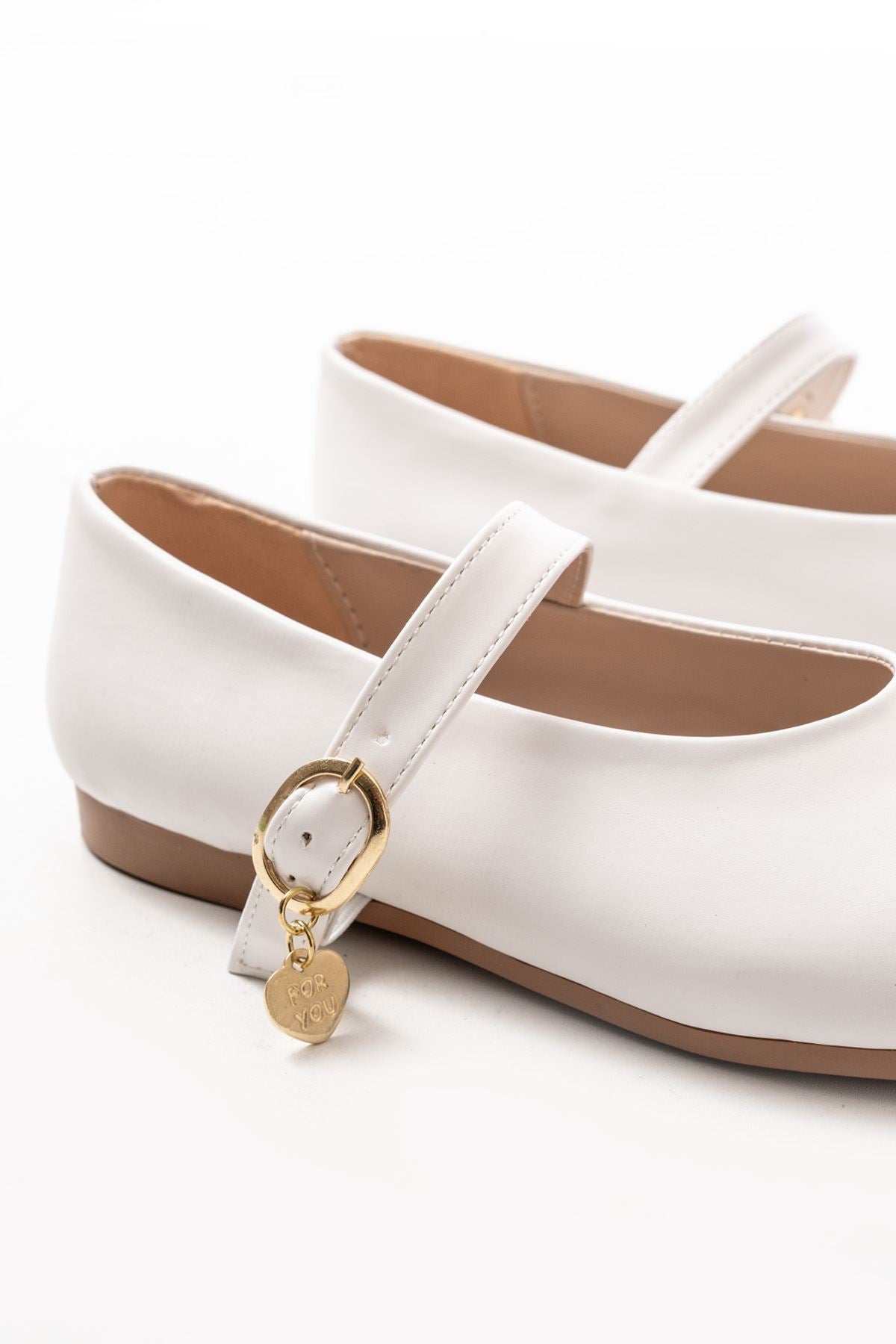 Ayakkabı Aşkı İNF-324 Beyaz Baretli Tokalı Günlük Kadın Babet - Ayakkabı Aşkı